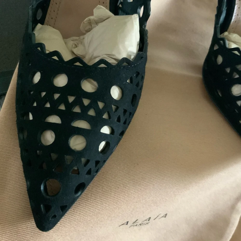 ALAIA Vienne suede leather pumps - Picture 5 of 6